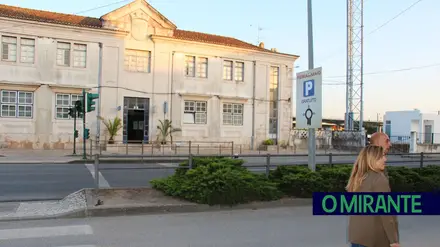 Mais comboios ameaçam agravar caos no estacionamento em Azambuja