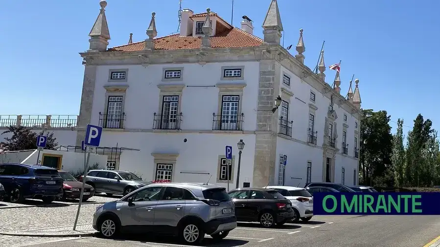 Câmara de Santarém abre concurso para contratar pessoal
