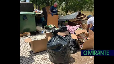 Barquinha critica quem transforma a via pública num depósito de lixo