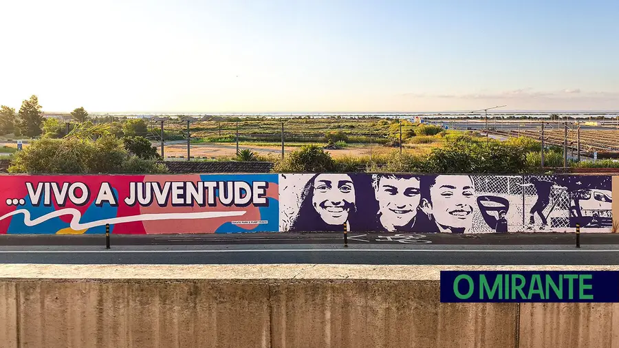 Arte urbana transforma entrada da Póvoa de Sta. Iria num cartão-de-visita do concelho