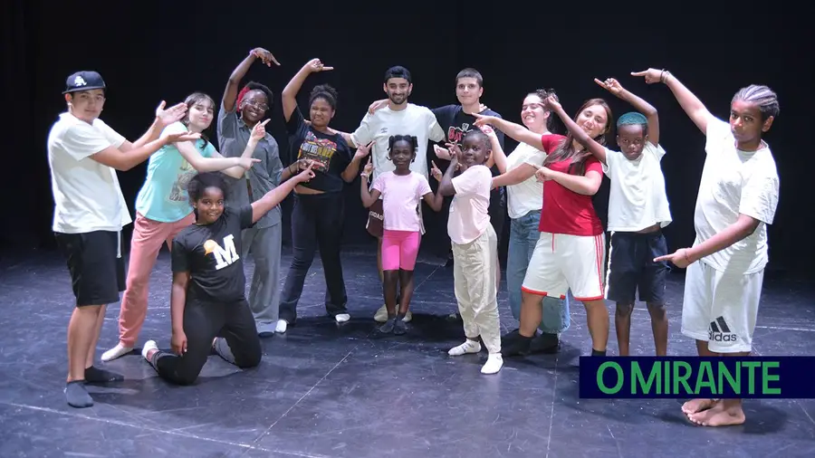 Doze jovens criam espectáculo de dança inclusiva em Samora Correia