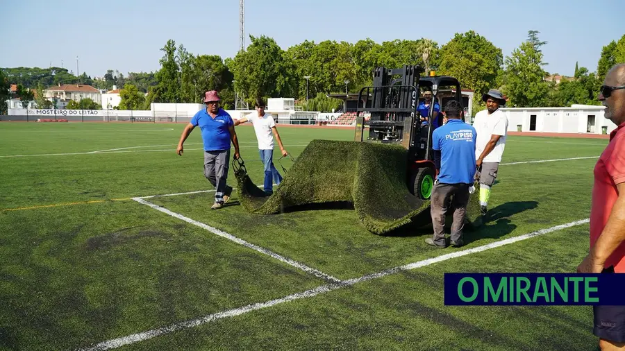 Tomar renova relvado do Estádio Municipal e reaproveita piso antigo
