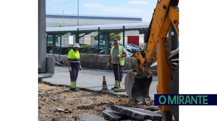 Trânsito continua condicionado na Estrada do Banco de Portugal em Alenquer
