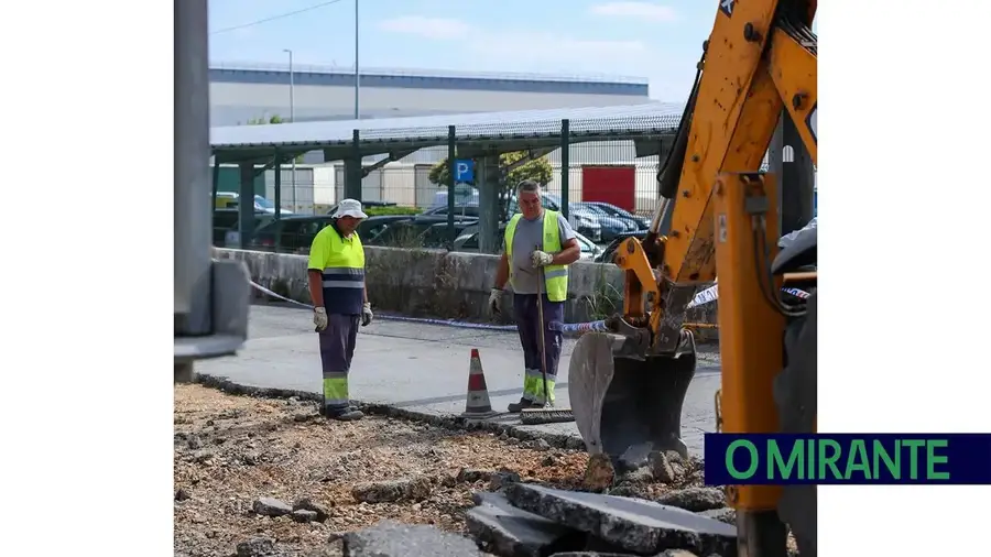 Trânsito continua condicionado na Estrada do Banco de Portugal em Alenquer