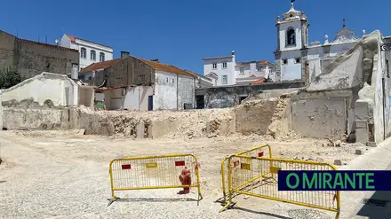 Demolição da antiga sede da Académica de Santarém leva câmara a mudar planos para o local