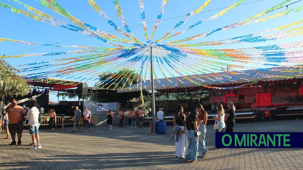 Festas dos Liteiros juntam diferentes gerações para dar vida à aldeia