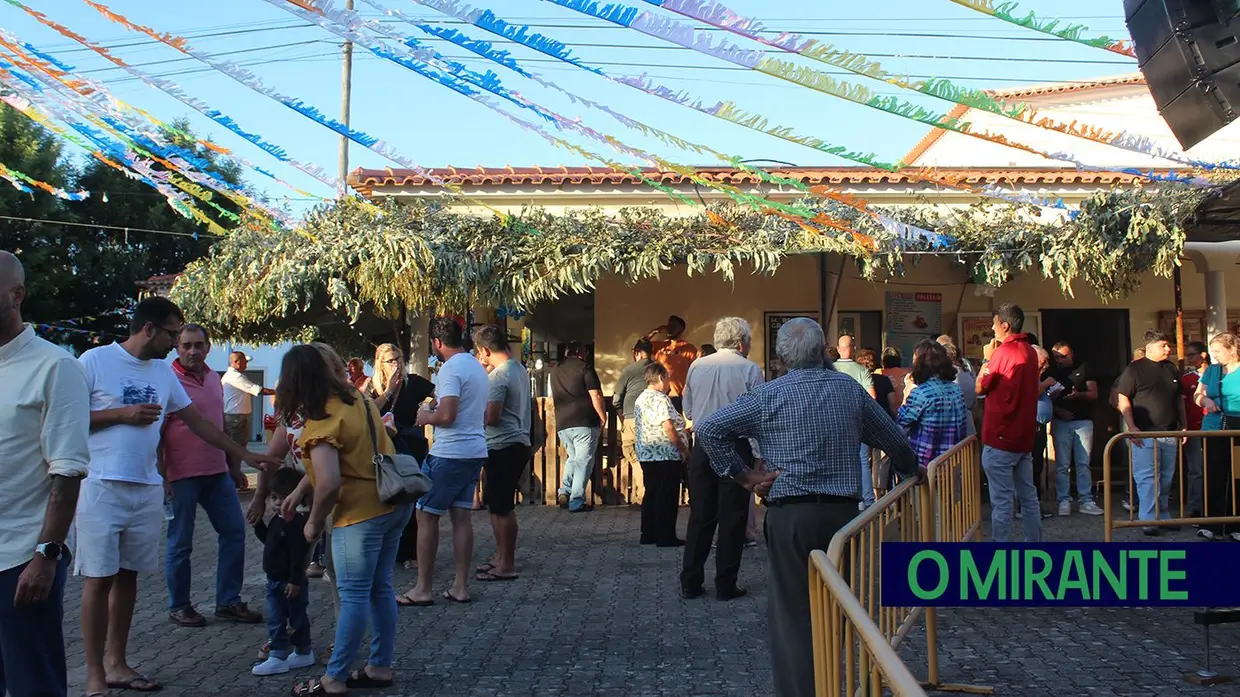 Festas dos Liteiros juntam diferentes gerações para dar vida à aldeia