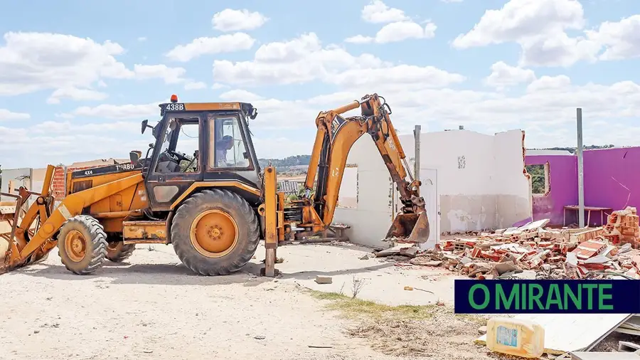 Acabaram-se as construções ilegais na Estrada da Carreira de Tiro em Santarém