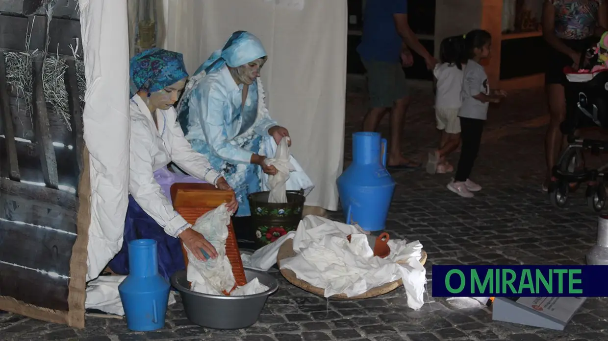 Estátuas vivas dão vida aos velhos ofícios nas ruas de Santarém