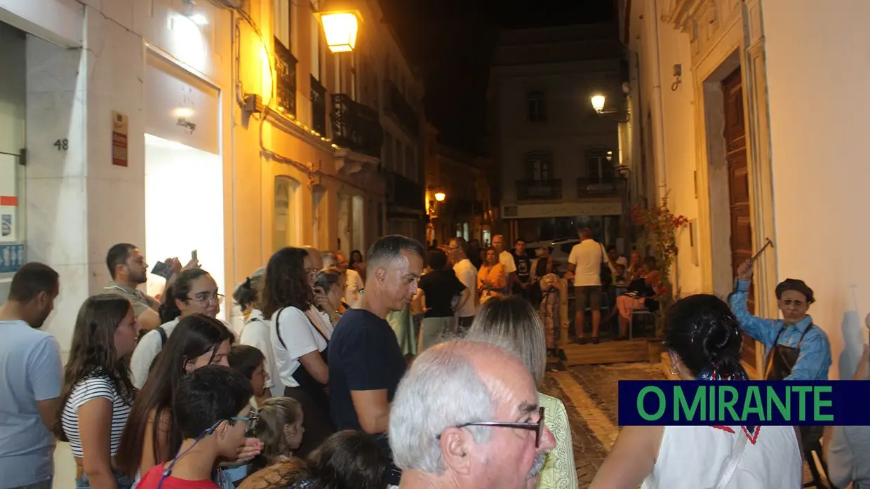 Estátuas vivas dão vida aos velhos ofícios nas ruas de Santarém