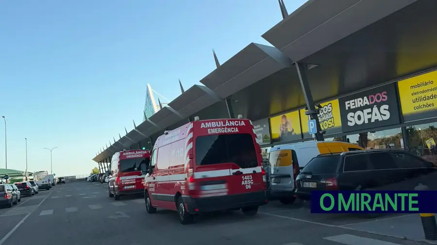 Agressões a funcionários no Santarém Retail Park terminam com suspeitos em fuga