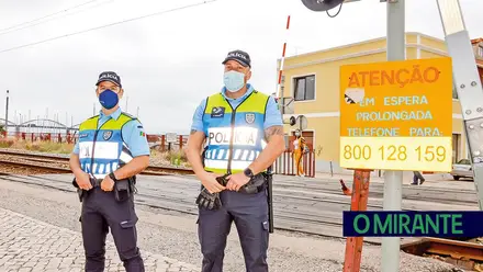 Polícia regressa à passagem de nível em Vila Franca de Xira