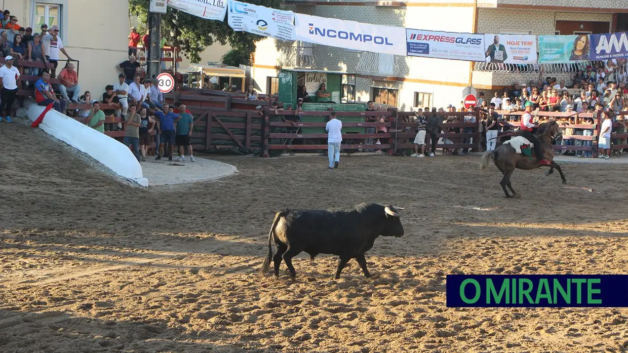 Entradas de toiros voltam a encher as ruas de Samora Correia
