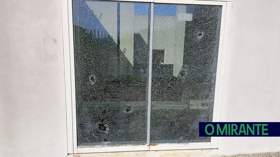 Vandalismo provoca danos no Centro Escolar de Rio de Moinhos