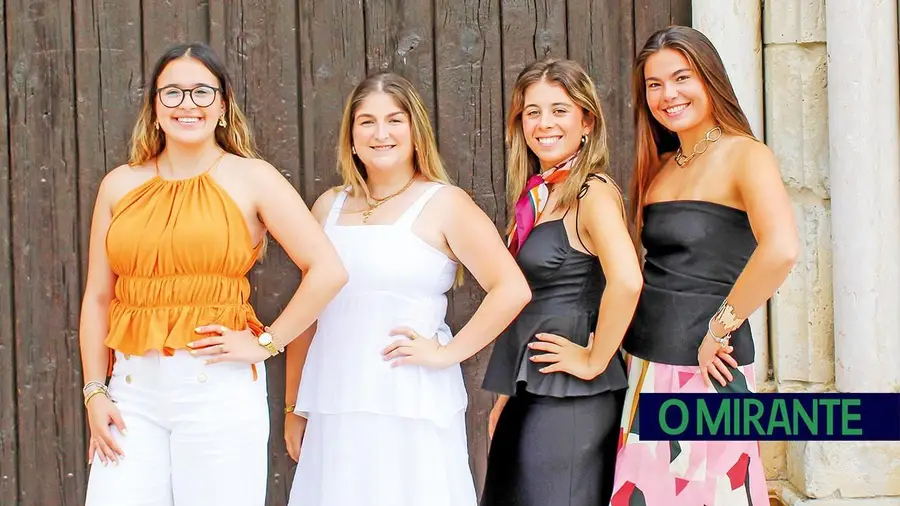 Sevilhanas e flamenco unem quatro jovens num projecto nascido no Ribatejo
