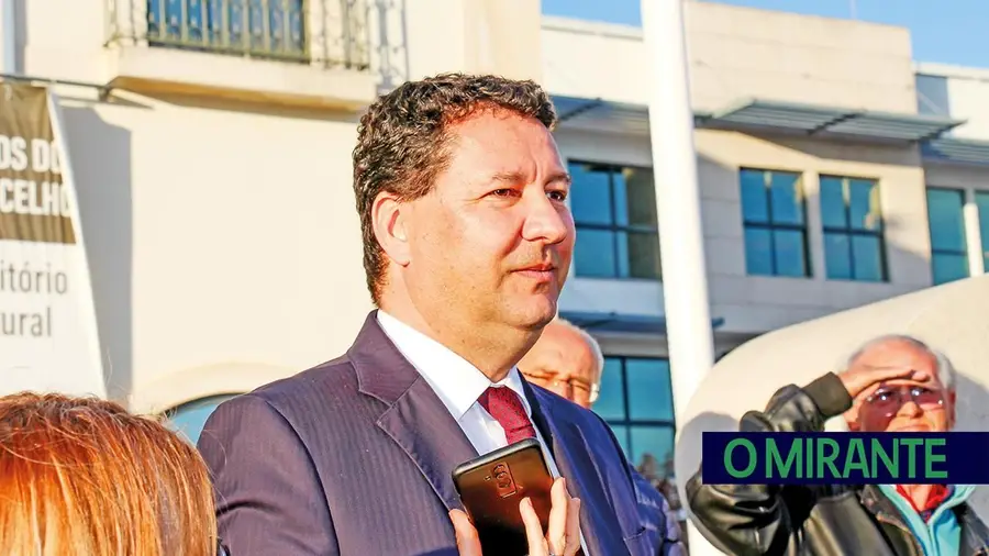 Secretário de Estado João Moura mantém benefícios da empresa dona da casa de luxo da Golegã