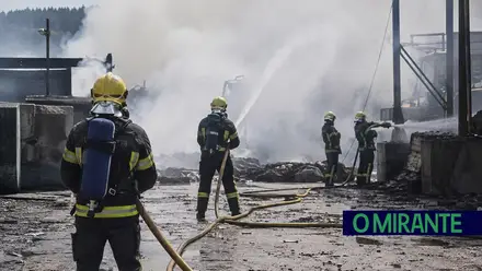 incendio industrial fogo operacionais ilustrativ