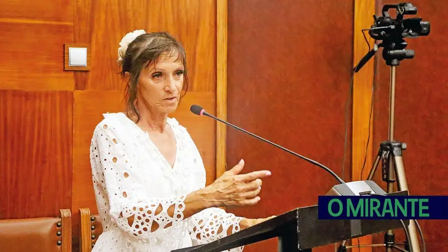 Moradora de Pontével volta à câmara e promete não desistir enquanto não houver saneamento