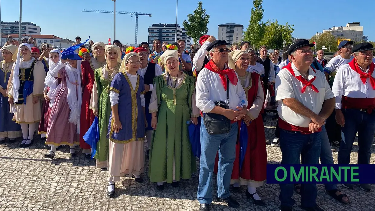 Festival de Folclore Celestino Graça abre com homenagem ao patrono