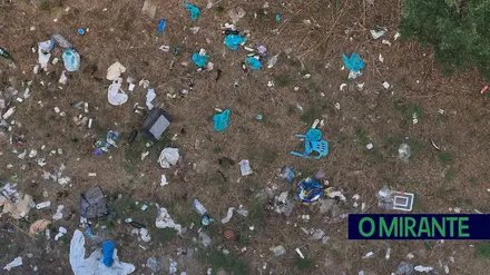Lixeira a céu aberto no Bairro do Girão em Santarém