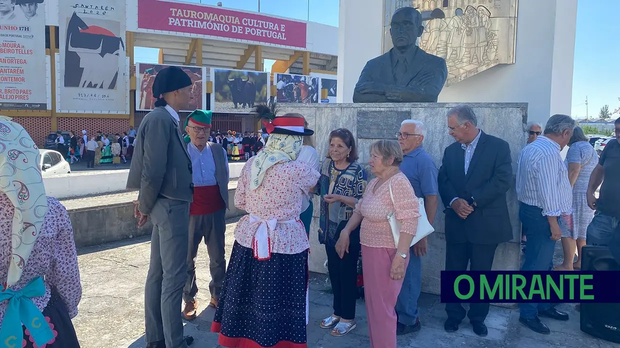 Festival de Folclore Celestino Graça abre com homenagem ao patrono
