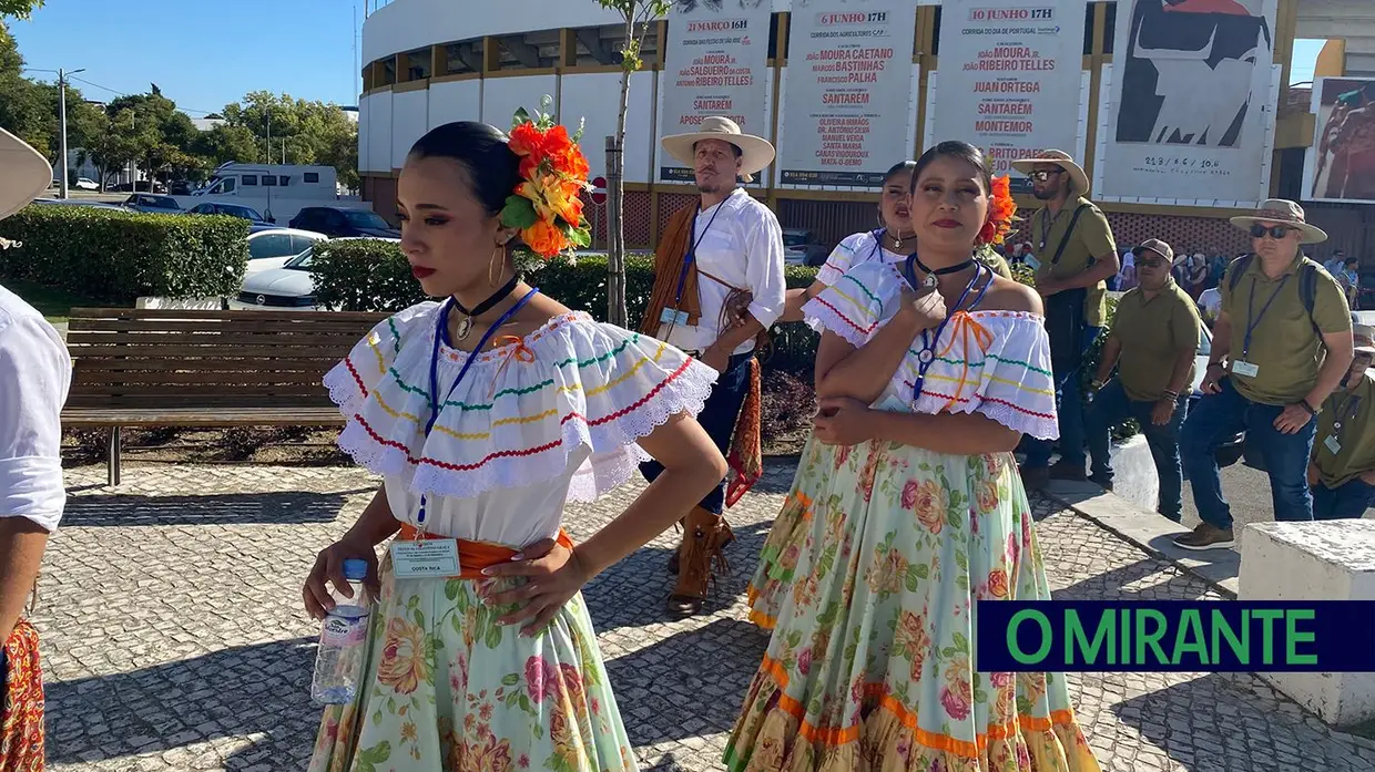Festival de Folclore Celestino Graça abre com homenagem ao patrono