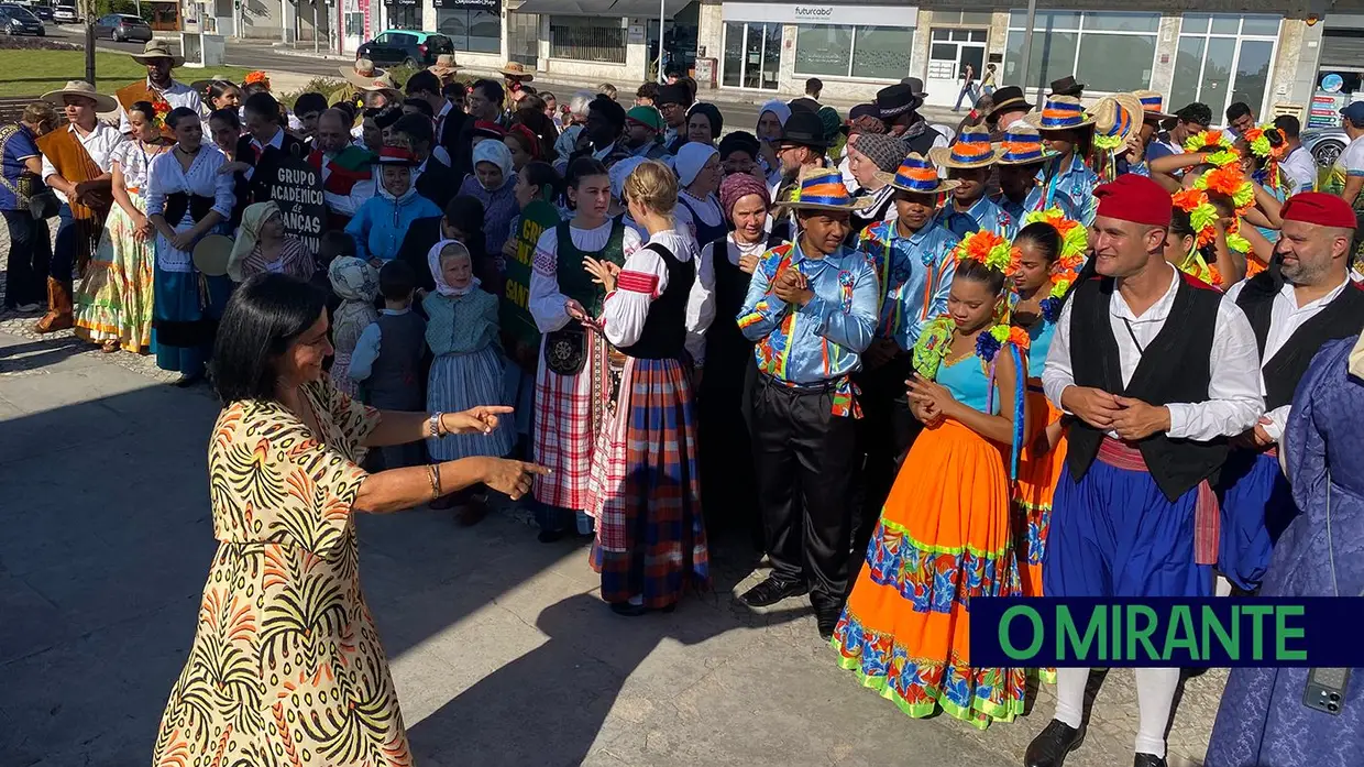 Festival de Folclore Celestino Graça abre com homenagem ao patrono