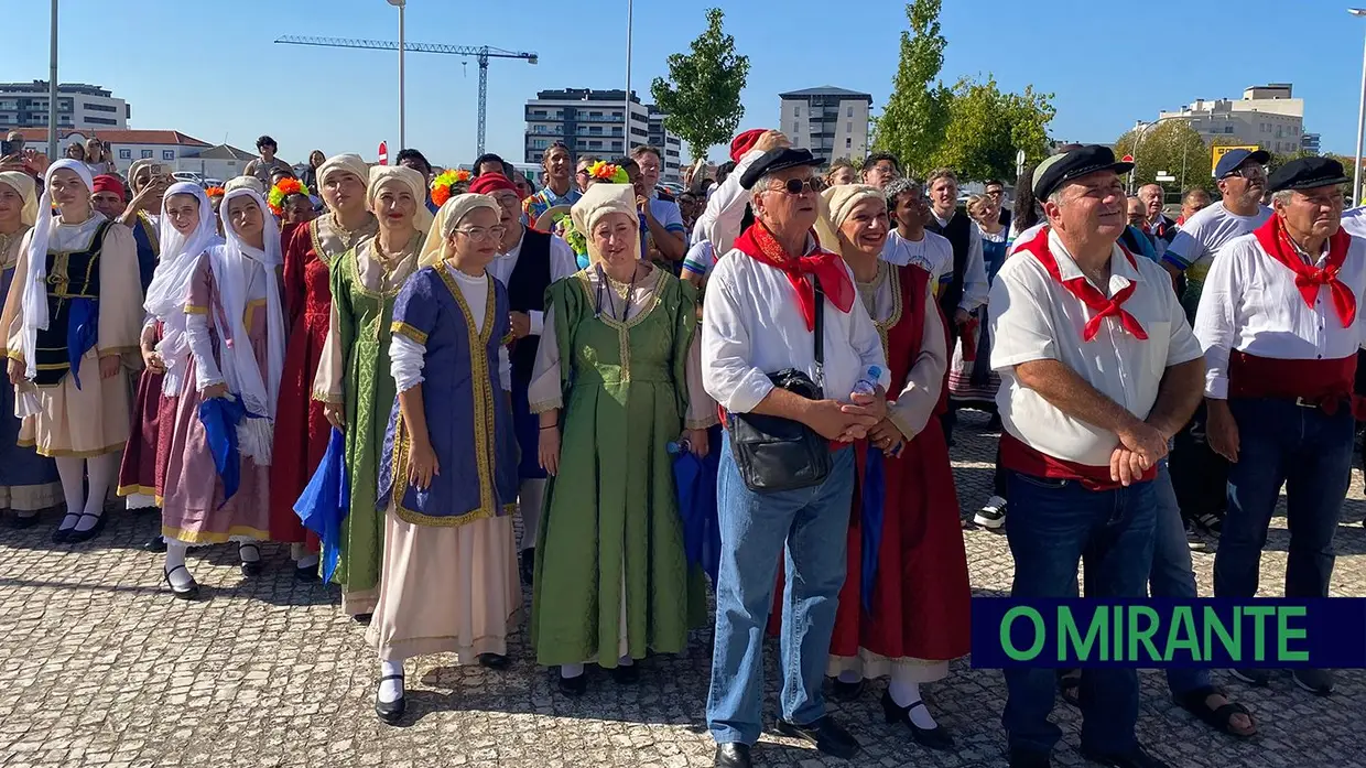 Festival de Folclore Celestino Graça abre com homenagem ao patrono