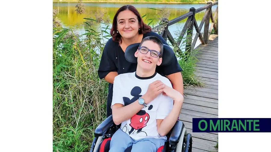 A luta de Lourenço e da mãe por uma vida com menos obstáculos