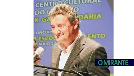 Professora denuncia ilegalidades em Agrupamento de Escolas do Cartaxo mas antigo director afirma que foi tudo resolvido