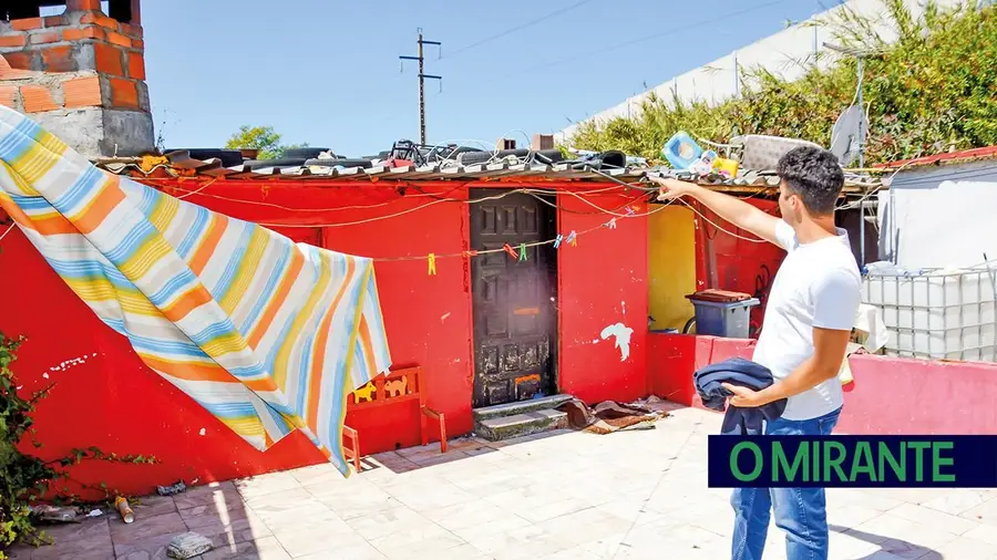 Demolidas barracas do Bairro do Clarimundo para evitar novas ocupações