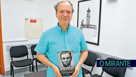 “Novo acordo ortográfico é uma humilhação monstruosa e ilegal”