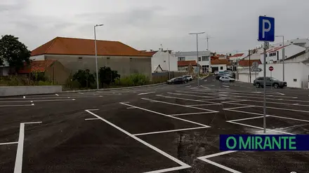 Novo parque de estacionamento concluído em Aveiras de Cima