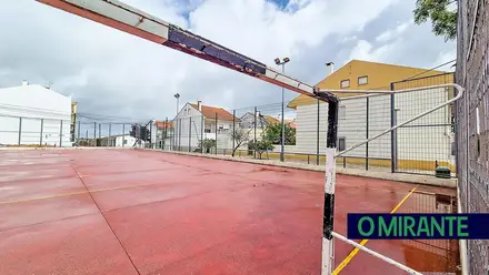 Ruído de polidesportivo no Bairro da Esteveira volta a motivar queixas de morador