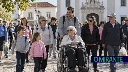 Caminhada solidária junta gerações em Salvaterra de Magos