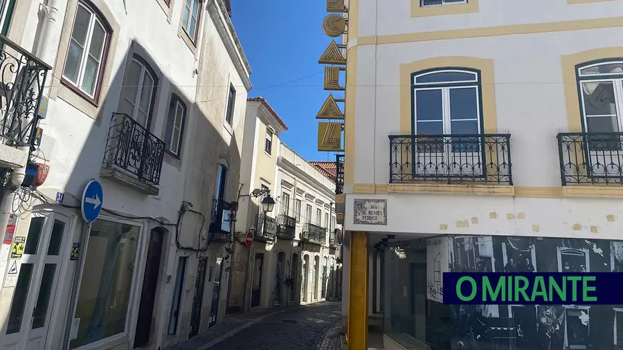 Adivinha-se uma nova vida para o antigo centro comercial Escala 4 em Santarém