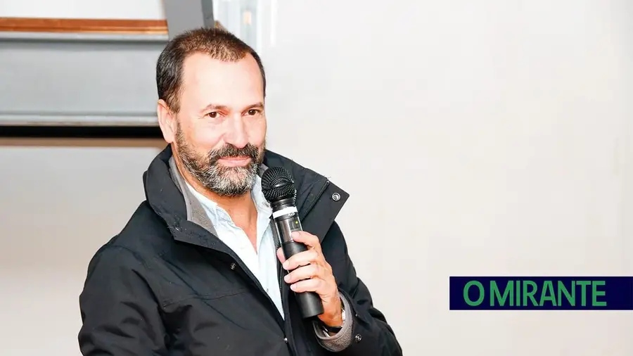 Em Alcanena quem quer ser ouvido pelo presidente tem que pedir de joelhos