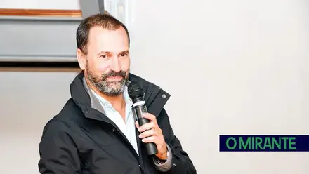 Em Alcanena quem quer ser ouvido pelo presidente tem que pedir de joelhos
