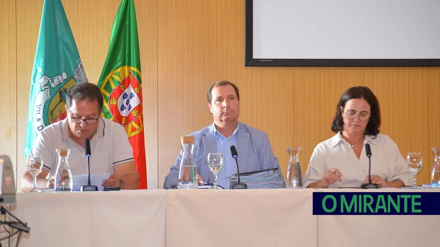 Câmara de Coruche limita horários de estabelecimentos comerciais e aprova projectos para escolas e creche