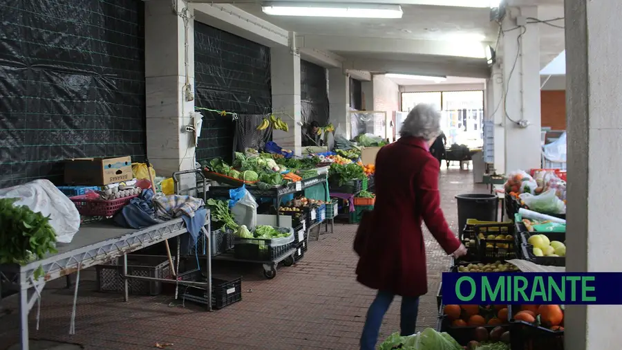 Taxas das lojas do Mercado do Entroncamento vão subir de forma faseada