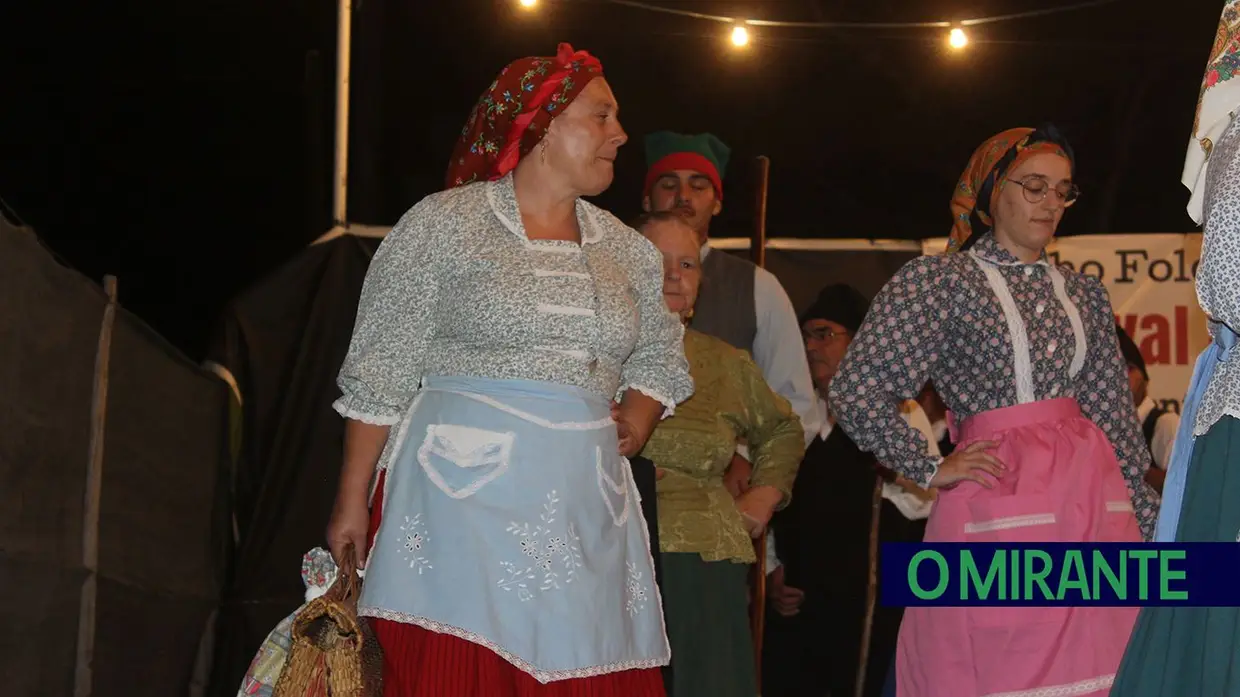 Ponte Celeiro dança ao ritmo da tradição numa noite de folclore