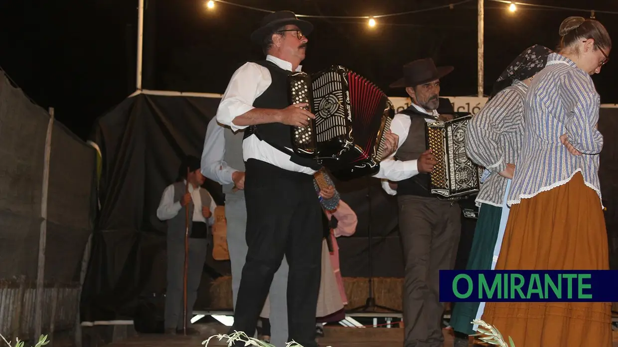 Ponte Celeiro dança ao ritmo da tradição numa noite de folclore