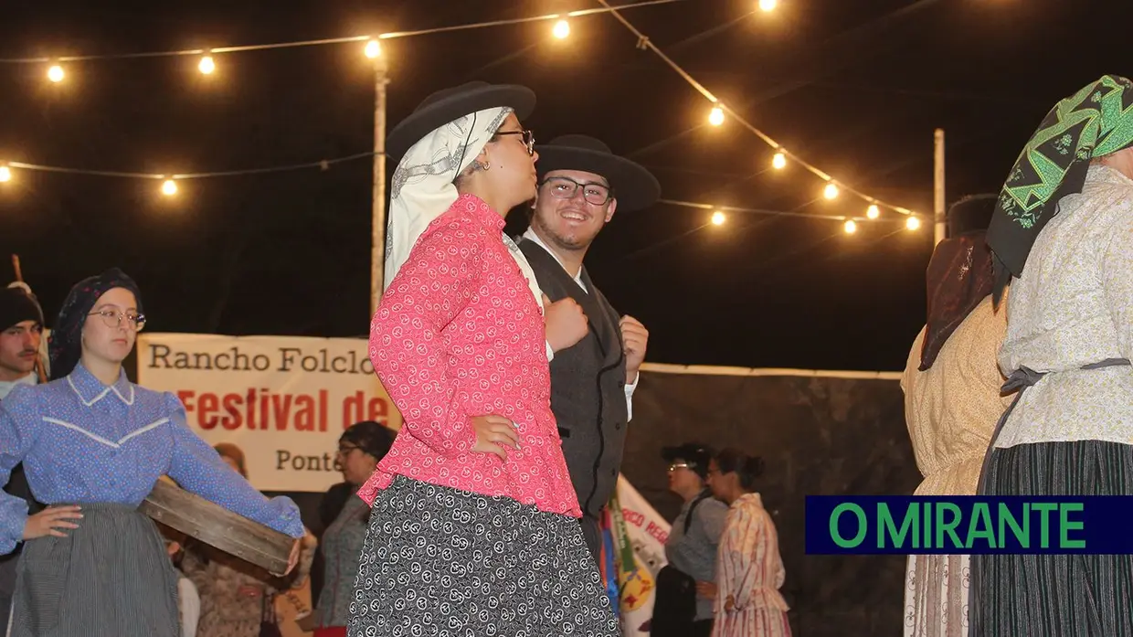 Ponte Celeiro dança ao ritmo da tradição numa noite de folclore