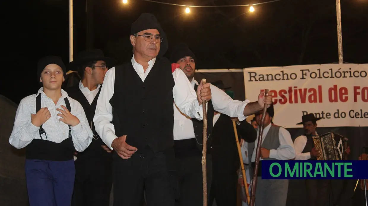 Ponte Celeiro dança ao ritmo da tradição numa noite de folclore