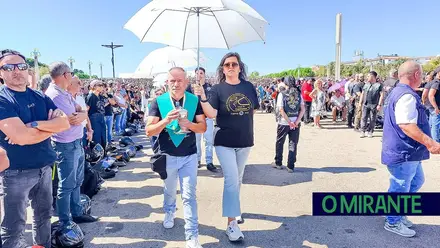 Um domingo de fé, motores e negócio cheio em Fátima