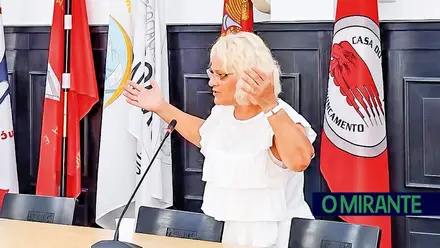 Moradora do Entroncamento denuncia degradação da casa municipal e pede mudança