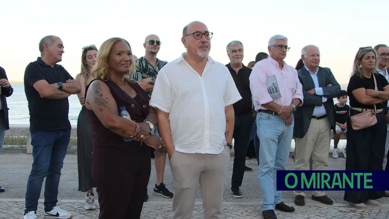 Manuela Ralha questiona o que ainda podemos ser perante a dor dos outros