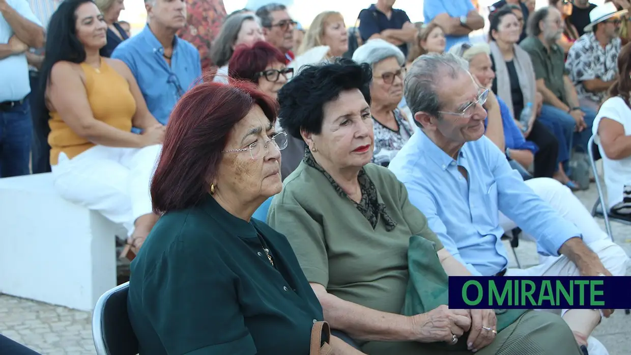 Manuela Ralha questiona o que ainda podemos ser perante a dor dos outros