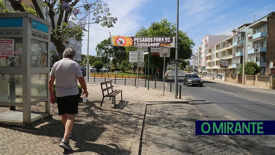 Sessão pública junta moradores do Carregado