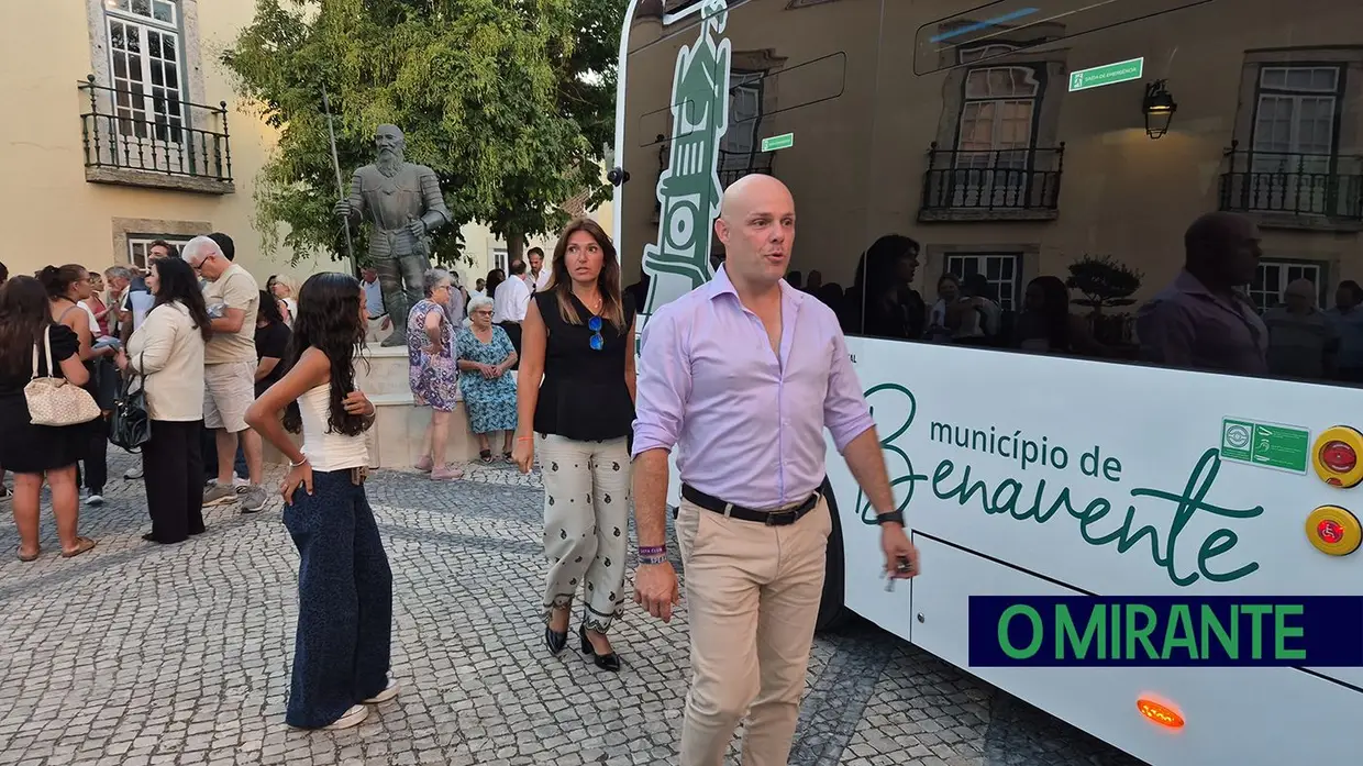 Mobilidade em Samora Correia passa por mais estacionamento, miniautocarro eléctrico e ligação a Alcochete